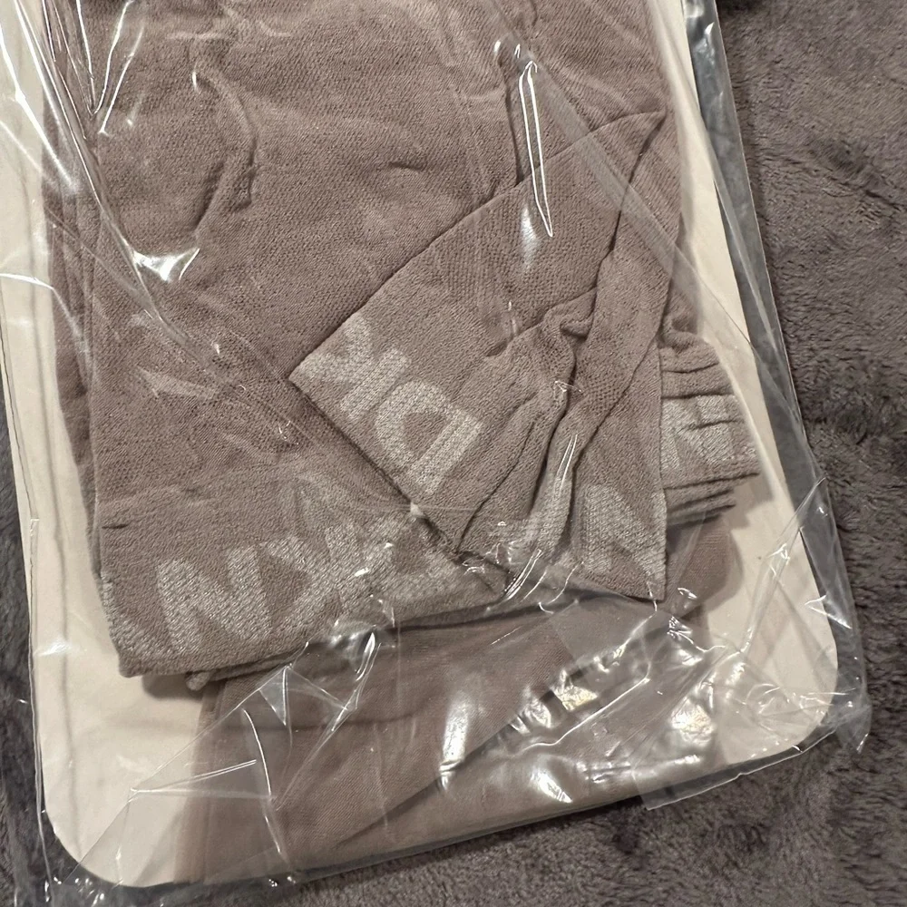 DKNY‎ Coverings Vintage 1989 Sheer Natural Coverage Lace Control Taupe 2-Pack S